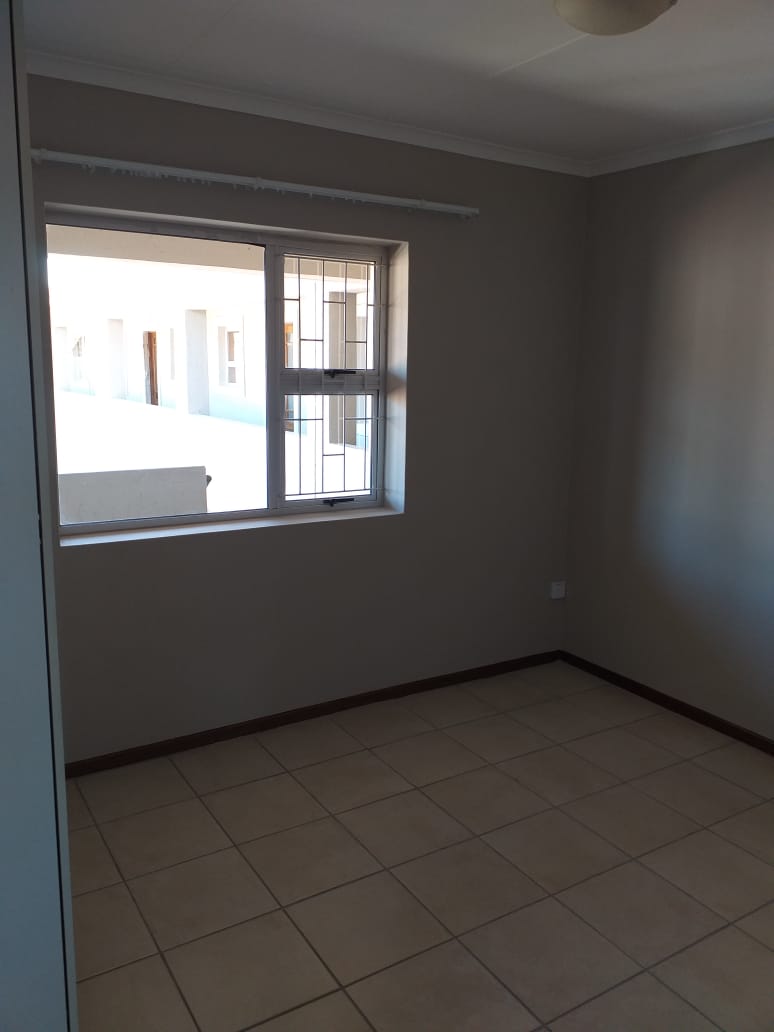 To Let 2 Bedroom Property for Rent in Heiderand Western Cape